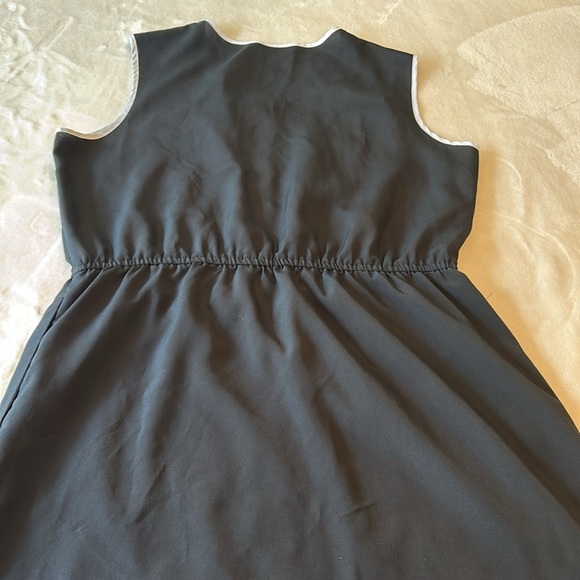 Apt 9 Black Dress with pockets - Picture 4 of 4